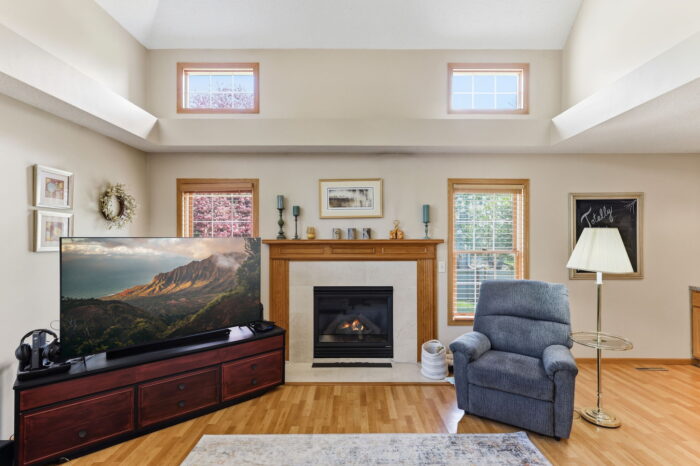 8777 Cottonwood Lane Eden Prairie, Interior