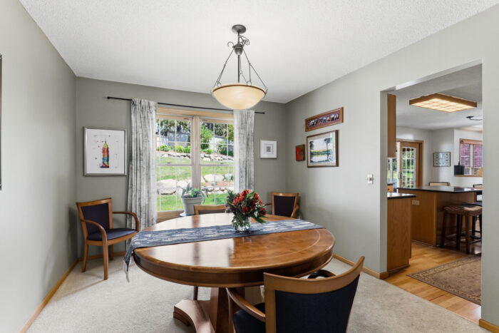 8777 Cottonwood Lane Eden Prairie, Interior
