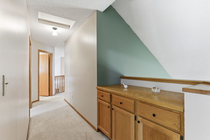 8777 Cottonwood Lane Eden Prairie, Interior
