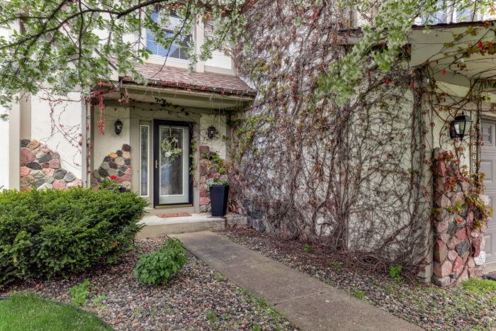 8777 Cottonwood Lane Eden Prairie