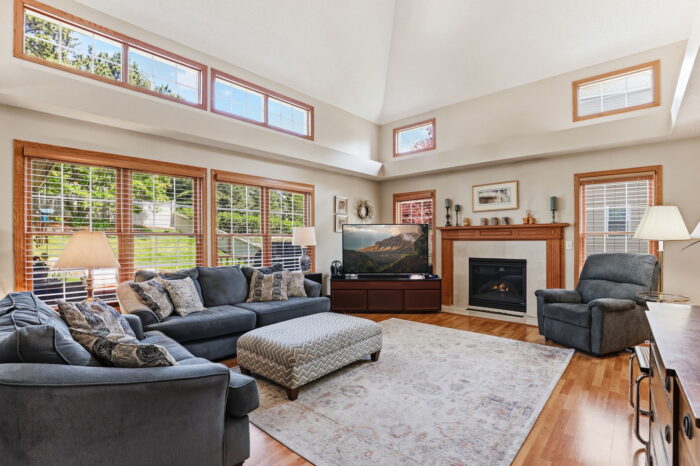 8777 Cottonwood Lane Eden Prairie, Interior
